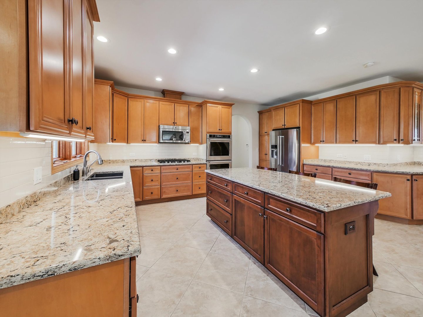 500 East Sherwood Drive Addison IL 60101