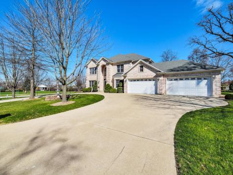 500 East Sherwood Drive Addison IL 60101