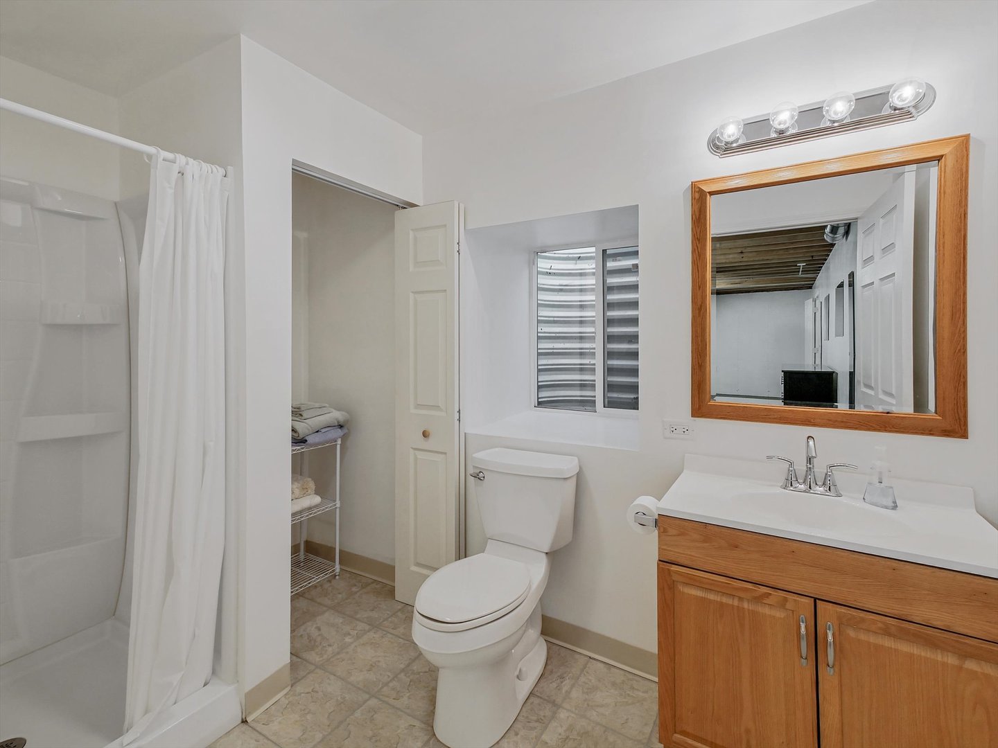 500 East Sherwood Drive Addison IL 60101