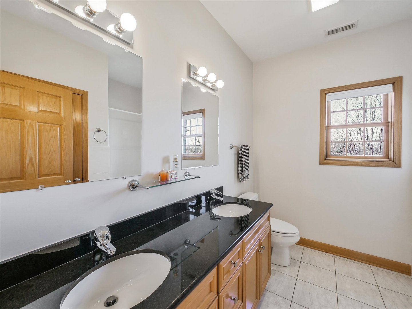 500 East Sherwood Drive Addison IL 60101