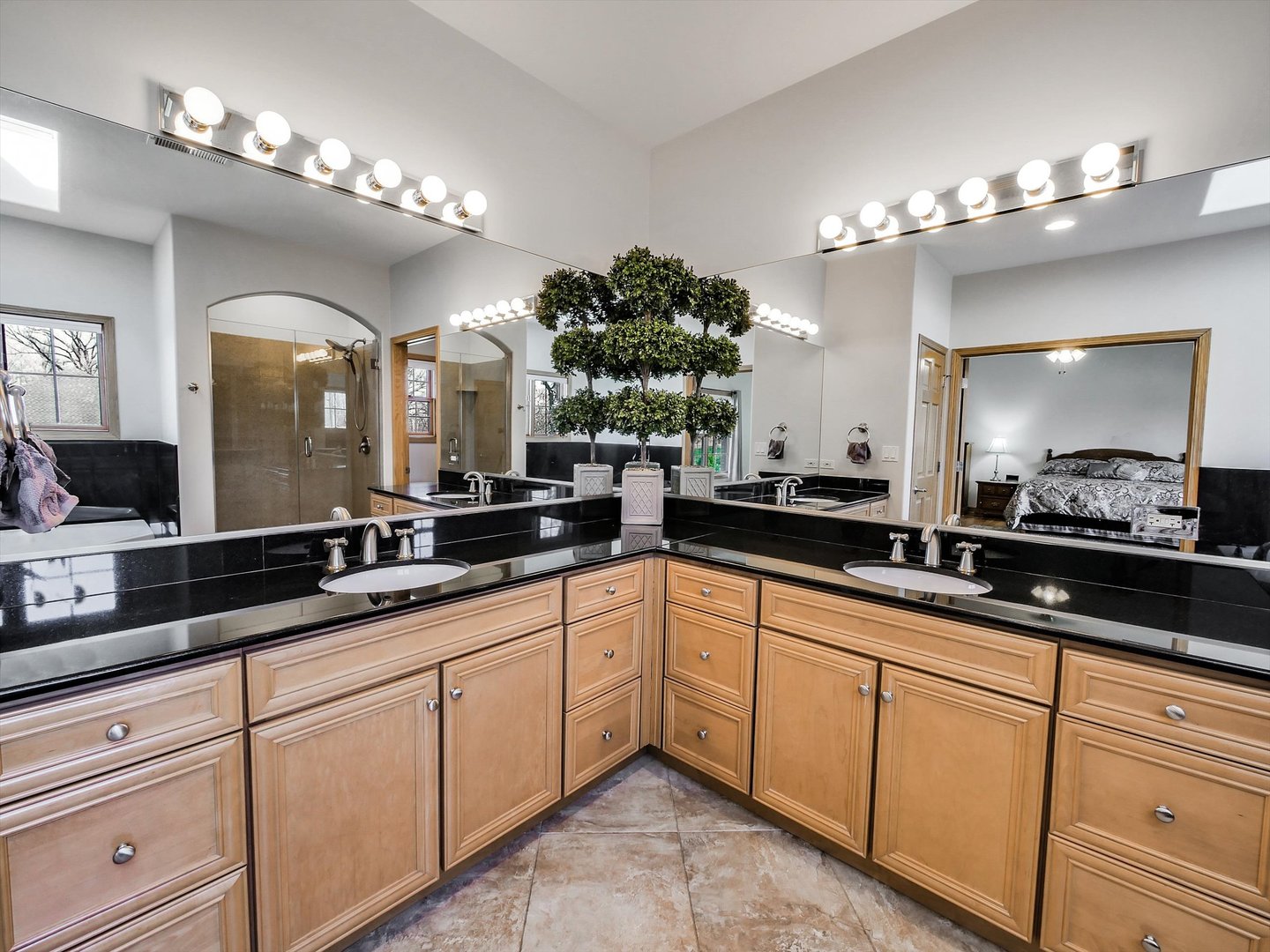 500 East Sherwood Drive Addison IL 60101