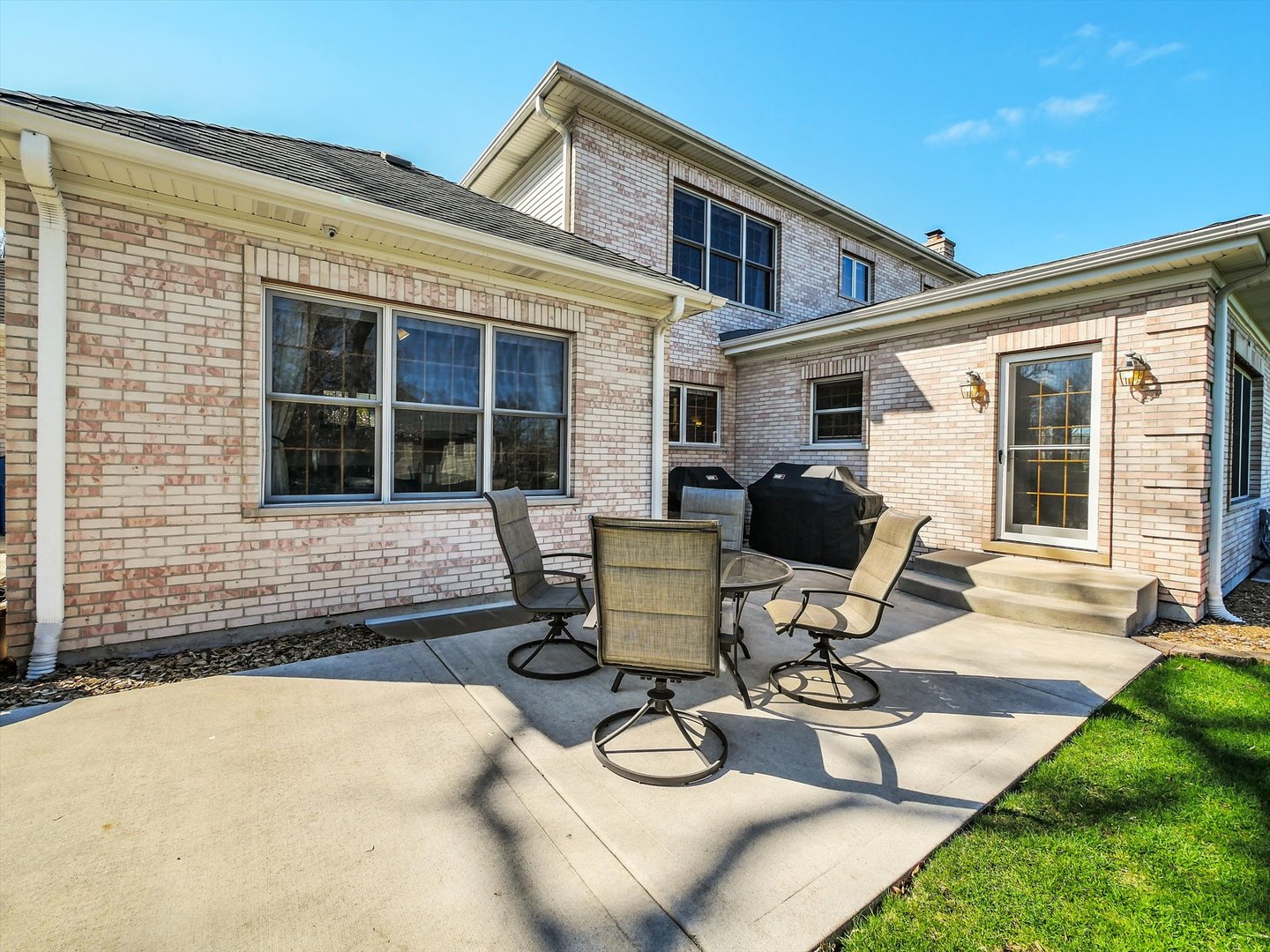500 East Sherwood Drive Addison IL 60101