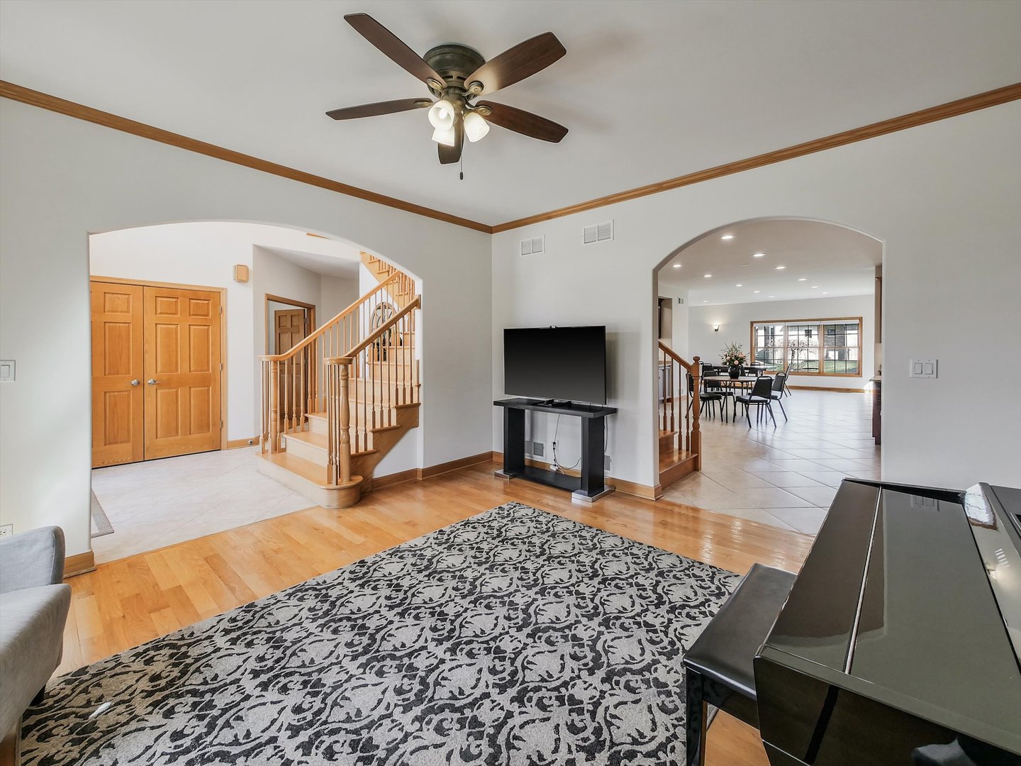500 East Sherwood Drive Addison IL 60101