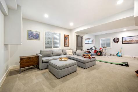 715 Oakwood Drive Geneva IL 60134