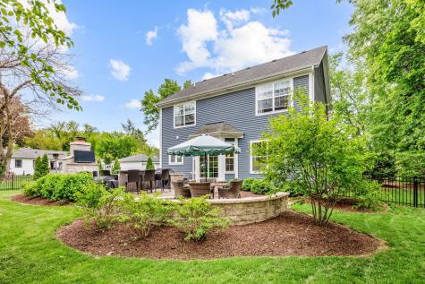 715 Oakwood Drive Geneva IL 60134