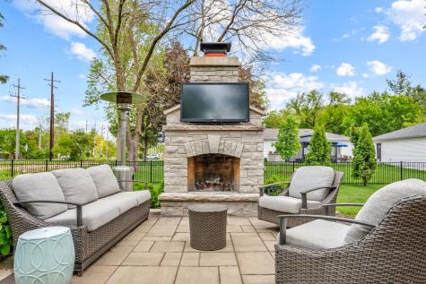 715 Oakwood Drive Geneva IL 60134