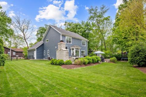 715 Oakwood Drive Geneva IL 60134