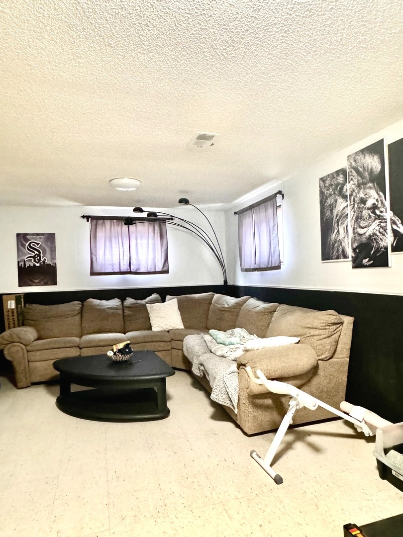 8416 South Kenneth Avenue Chicago IL 60652