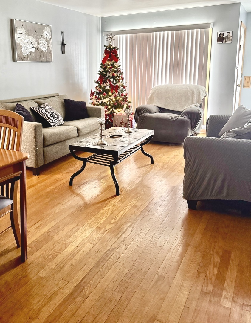 8416 South Kenneth Avenue Chicago IL 60652