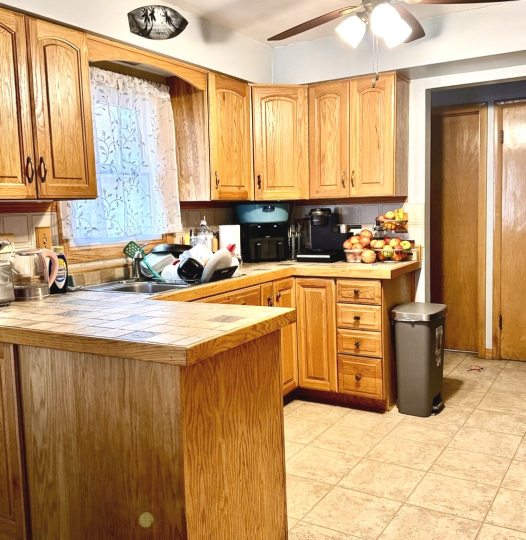 8416 South Kenneth Avenue Chicago IL 60652