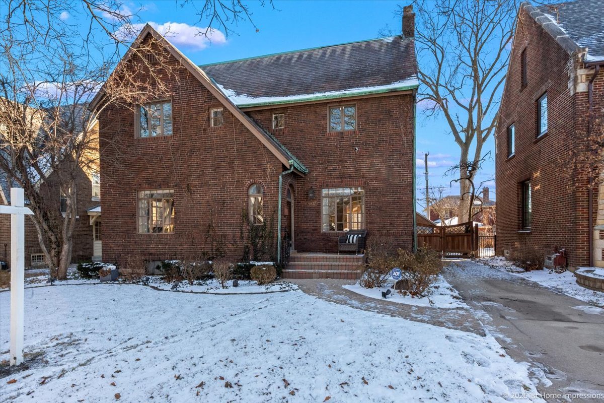 9837 South Hamilton Avenue Chicago IL 60643