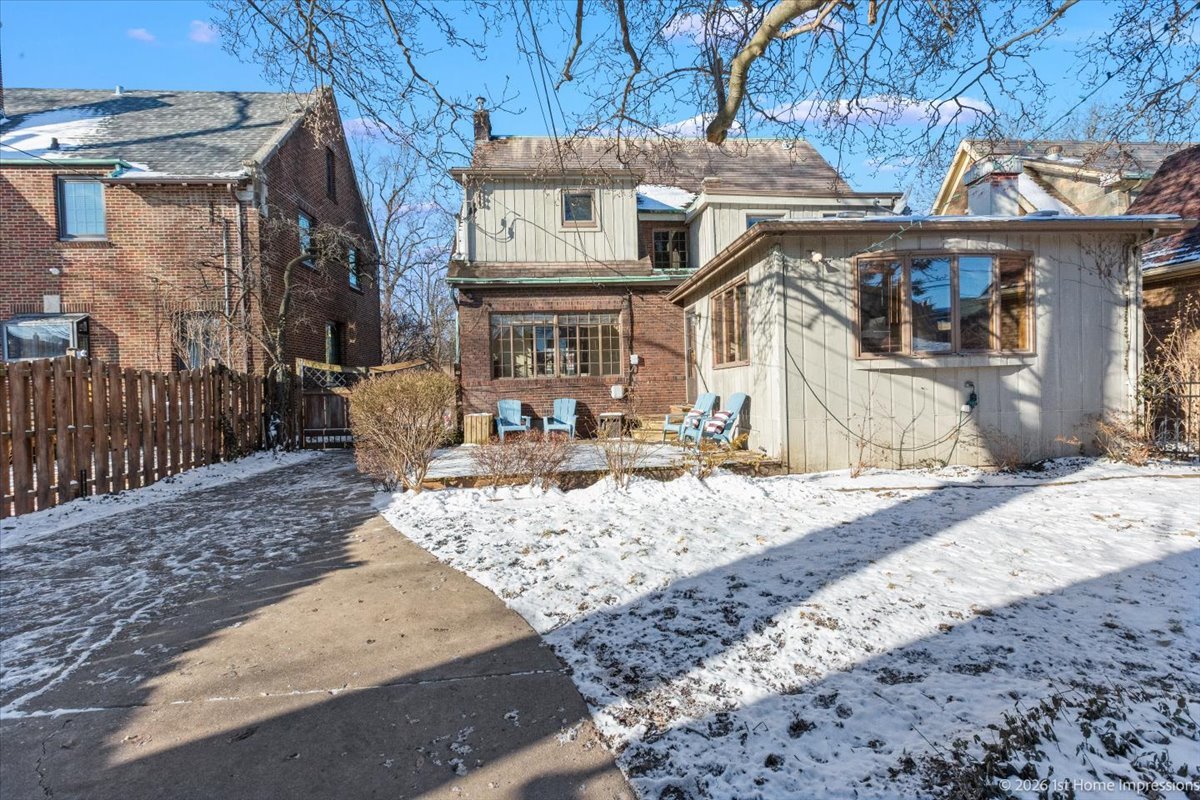 9837 South Hamilton Avenue Chicago IL 60643