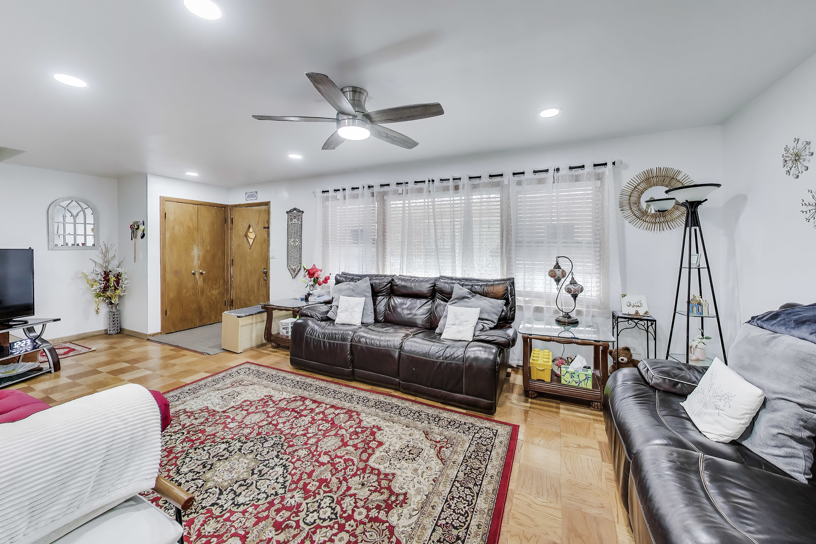 4849 North Central Avenue Chicago IL 60630