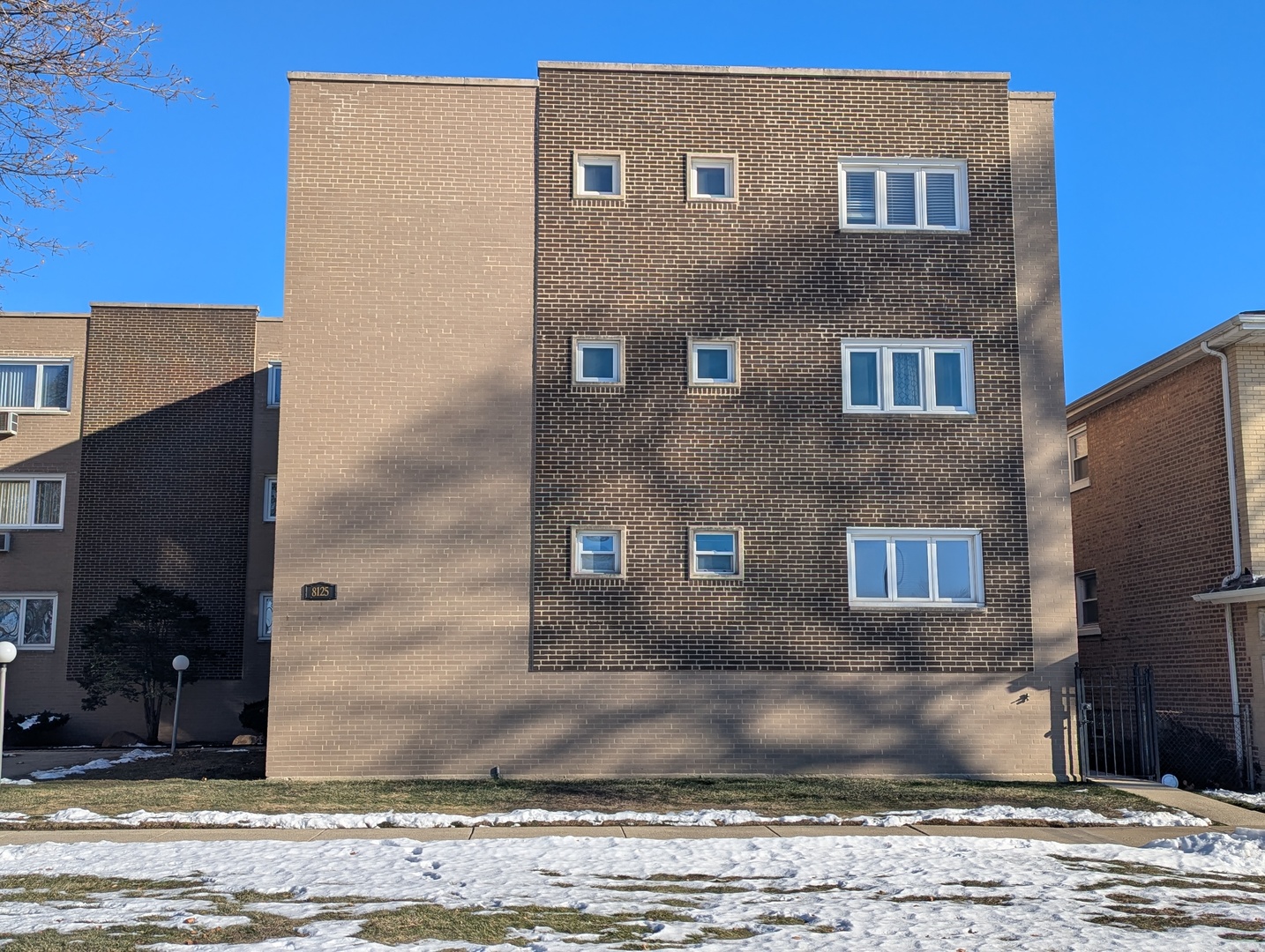 8125 South King Drive Chicago IL 60619