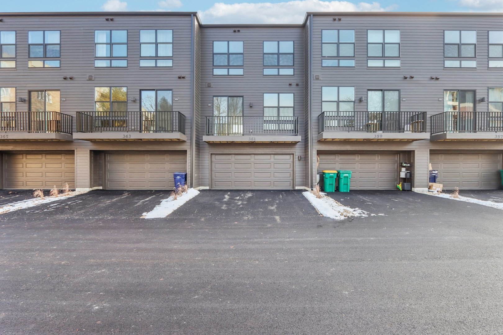 302 Summit Circle Lombard IL 60148