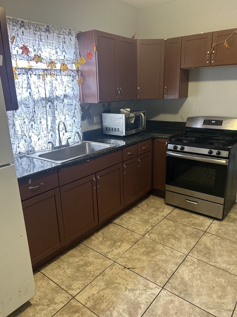 9326 South Manistee Avenue Chicago IL 60617