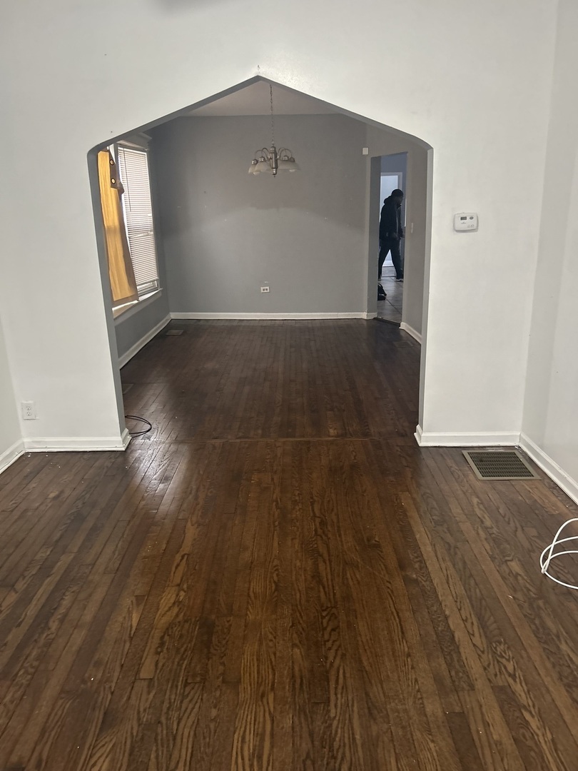 9326 South Manistee Avenue Chicago IL 60617