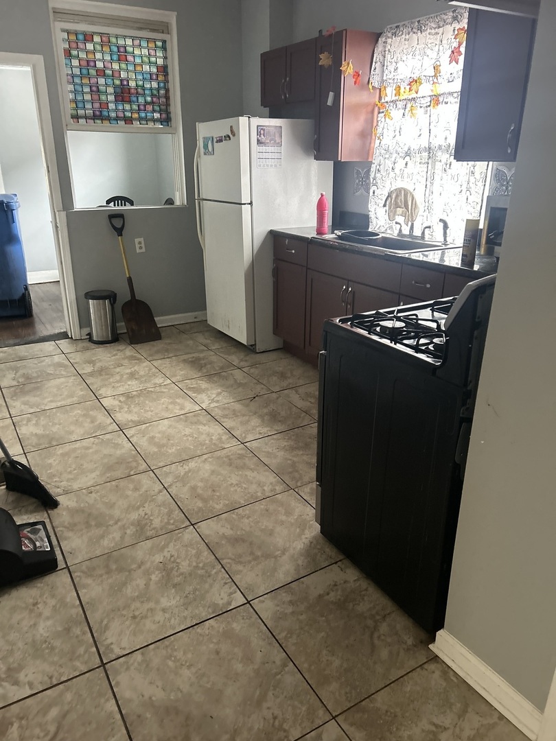 9326 South Manistee Avenue Chicago IL 60617