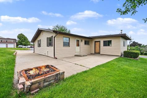 2 Briarcliff Road Montgomery IL 60538