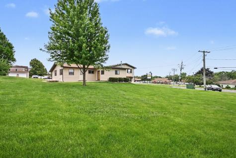 2 Briarcliff Road Montgomery IL 60538