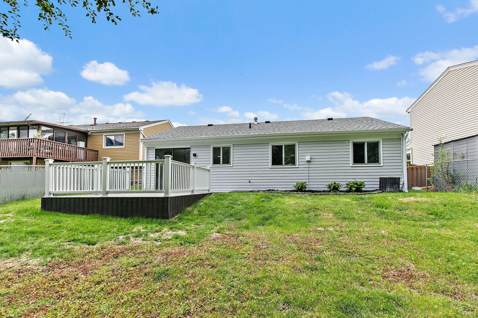 1000 Woodside Drive Roselle IL 60172
