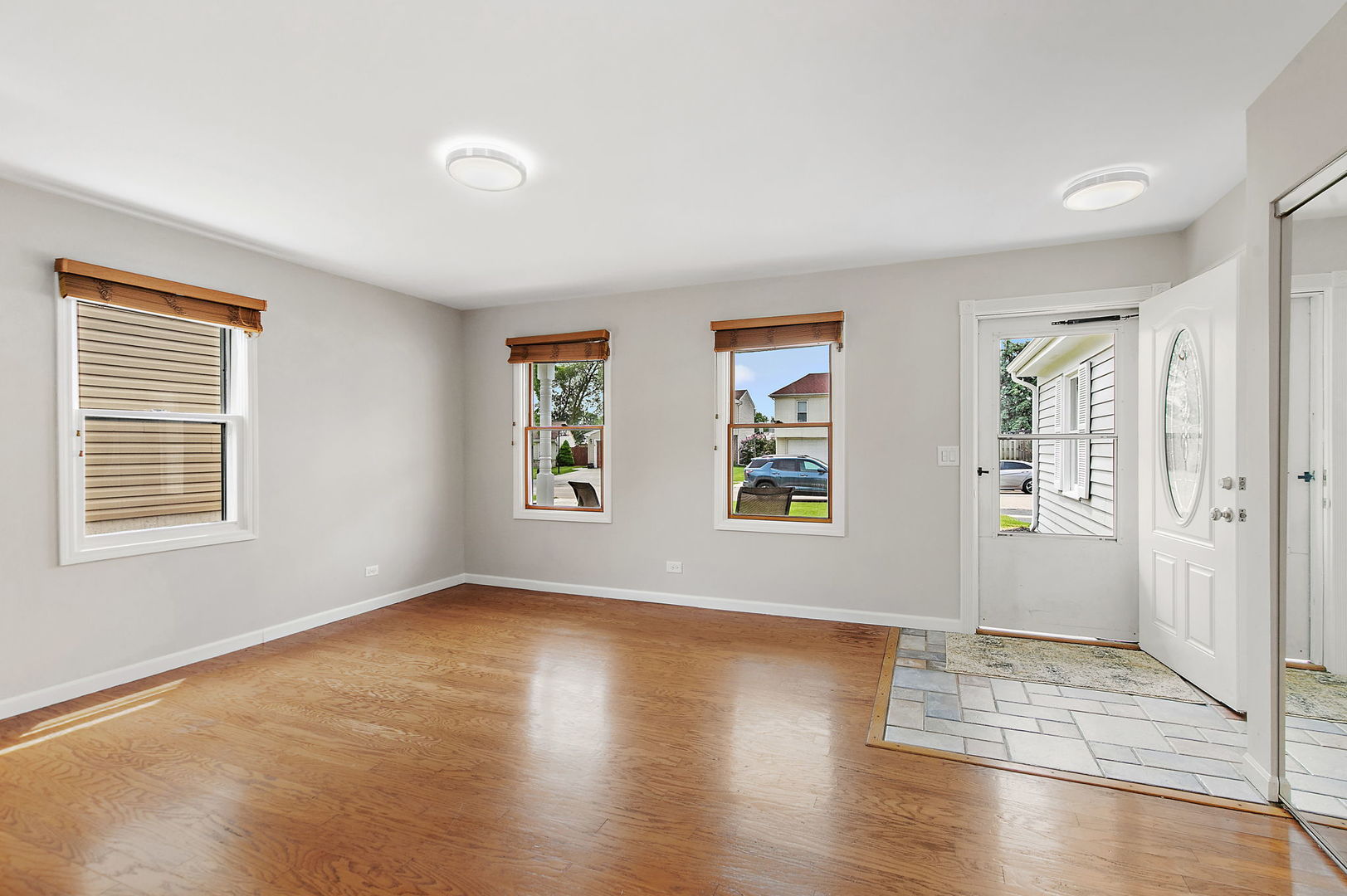 1000 Woodside Drive Roselle IL 60172