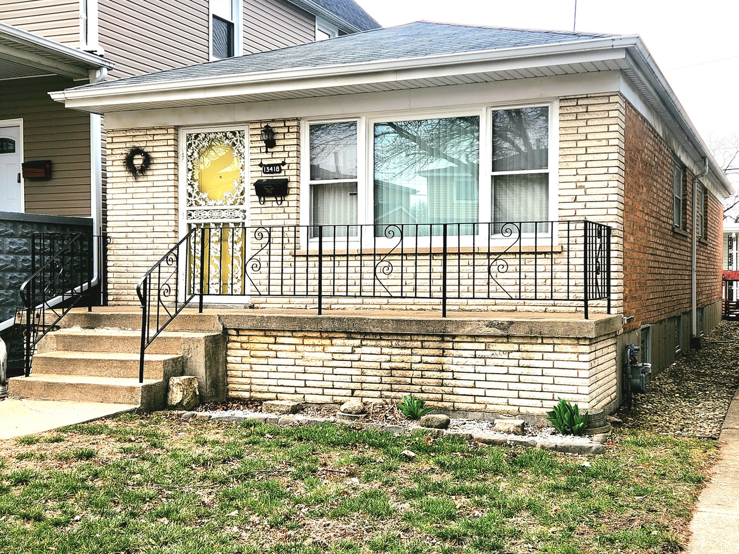 13418 South Mackinaw Avenue Chicago IL 60633