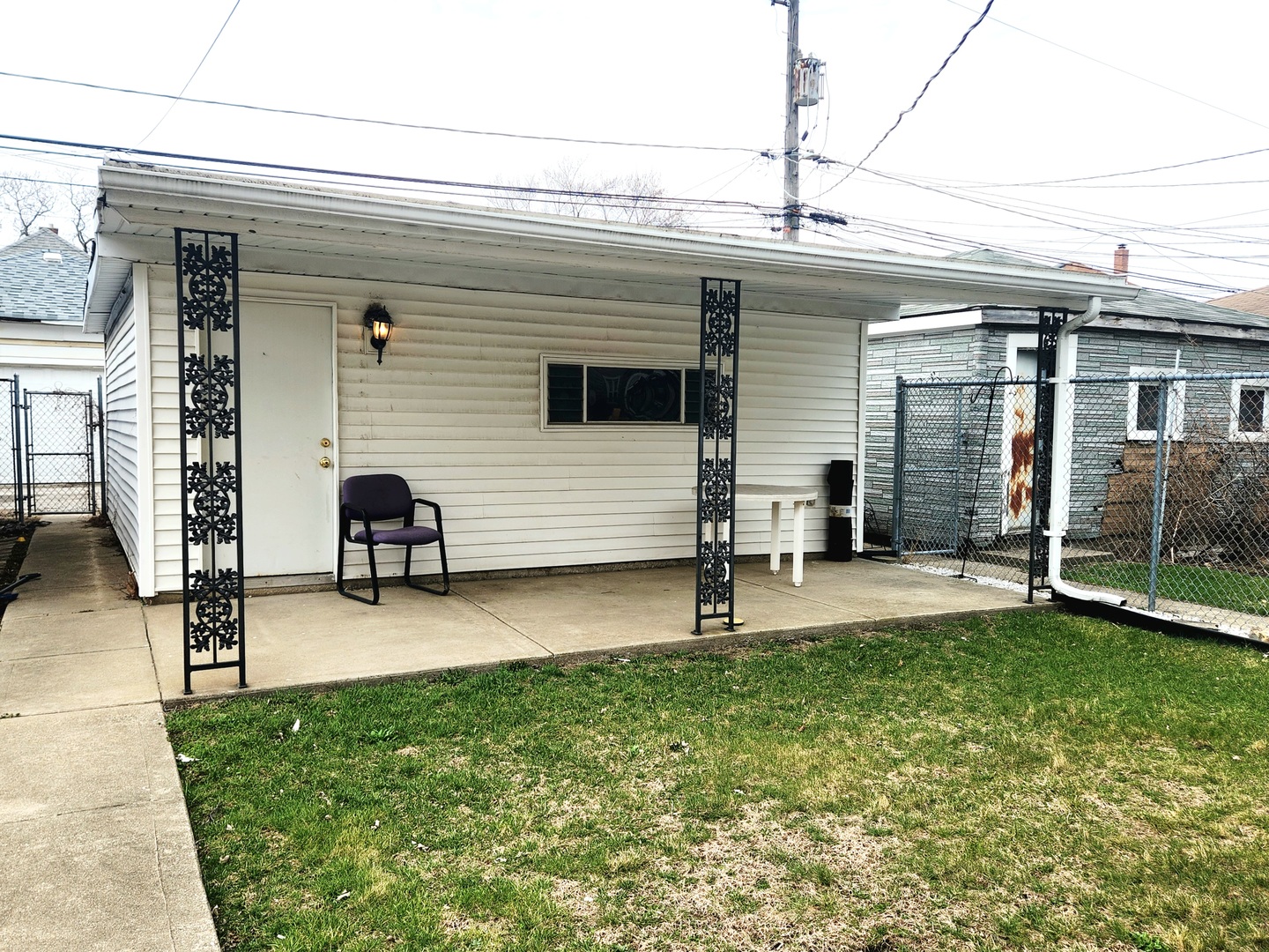 13418 South Mackinaw Avenue Chicago IL 60633