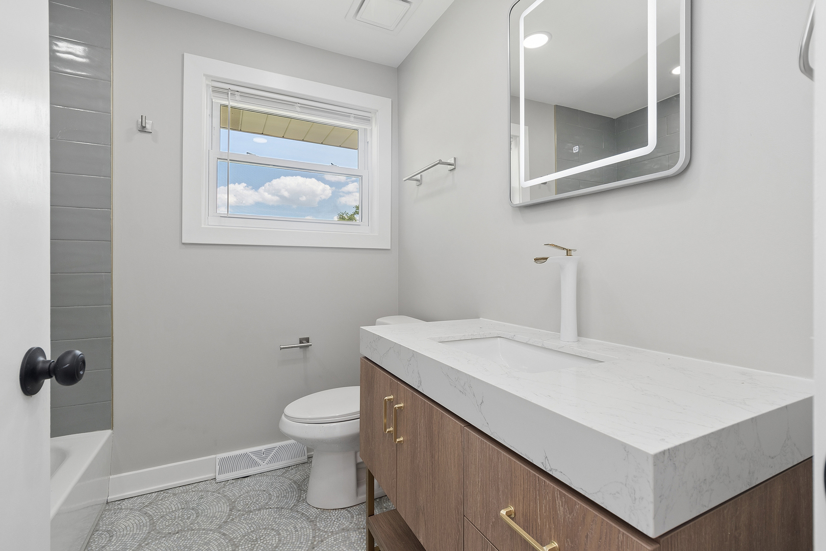 10849 South Christiana Avenue Chicago IL 60655