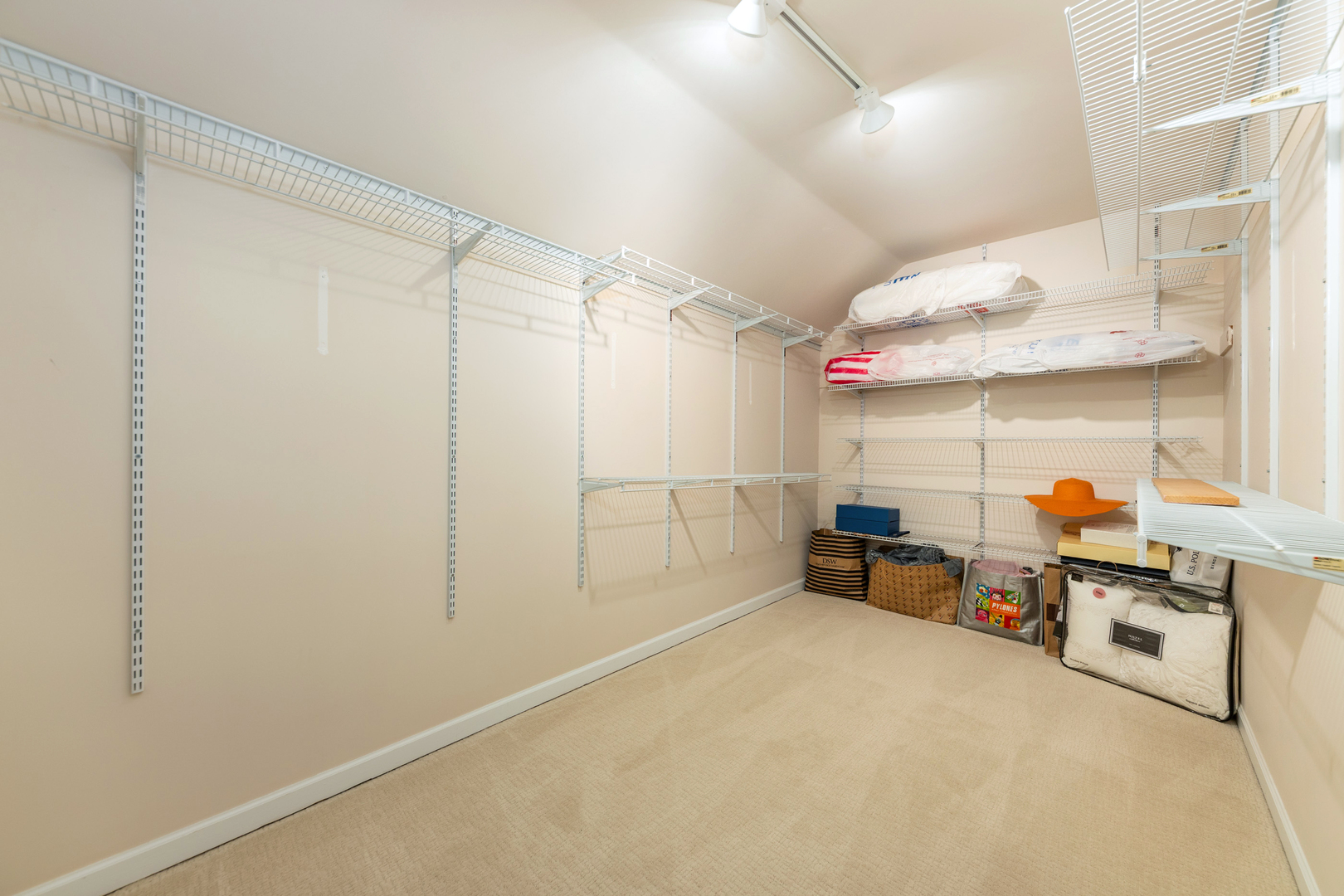 1437 Ambleside Circle Naperville IL 60540