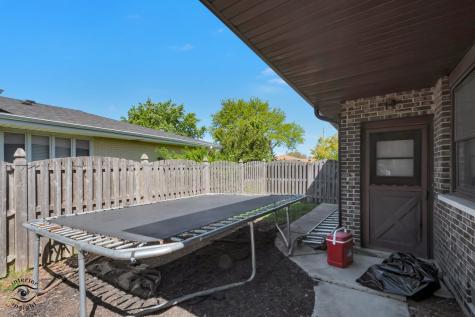 825 Walnut Drive Darien IL 60561