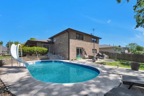 825 Walnut Drive Darien IL 60561