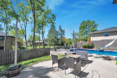 825 Walnut Drive Darien IL 60561