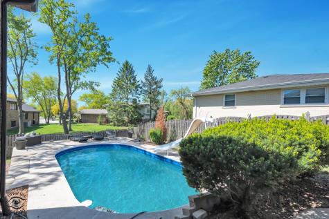 825 Walnut Drive Darien IL 60561