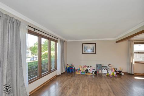 825 Walnut Drive Darien IL 60561
