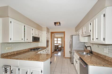 825 Walnut Drive Darien IL 60561