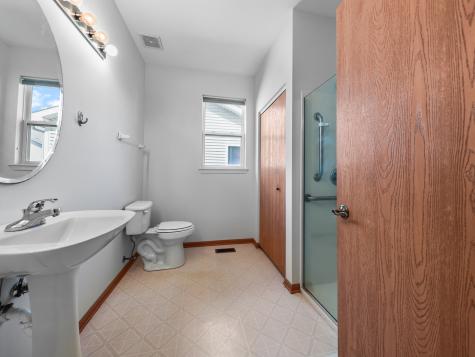 1566 Benzie Circle Romeoville IL 60446