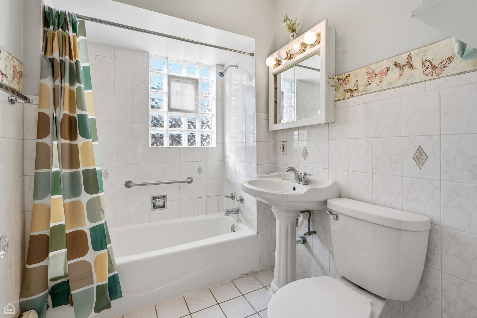 5015 West Cornelia Avenue Chicago IL 60641