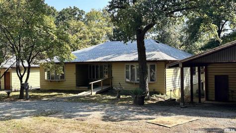 135 Tatia Drive Goreville IL 62896