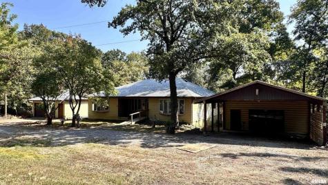135 Tatia Drive Goreville IL 62896