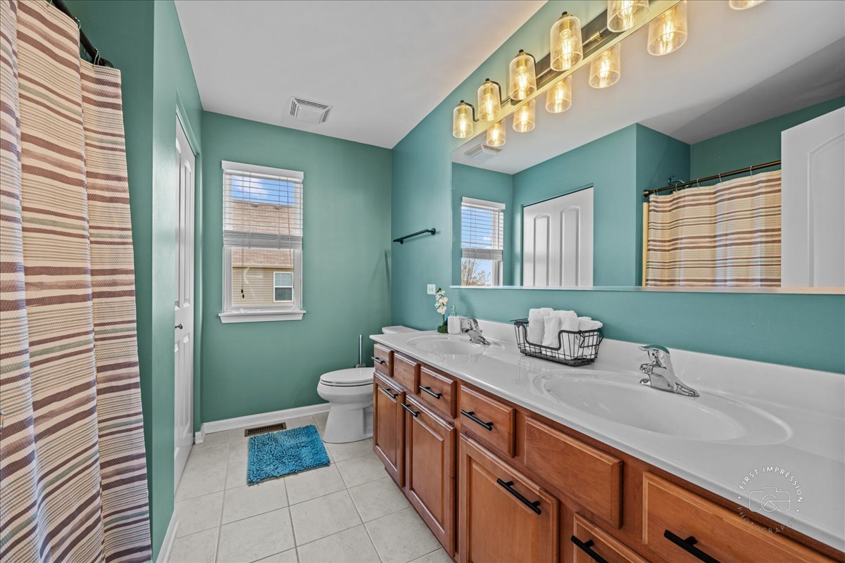 3591 Ayres Drive Aurora IL 60506