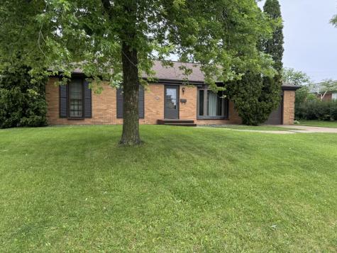 2006 Pine Street Peru IL 61354