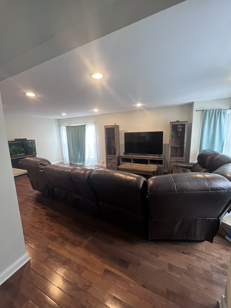 937 East 84th Place Chicago IL 60619