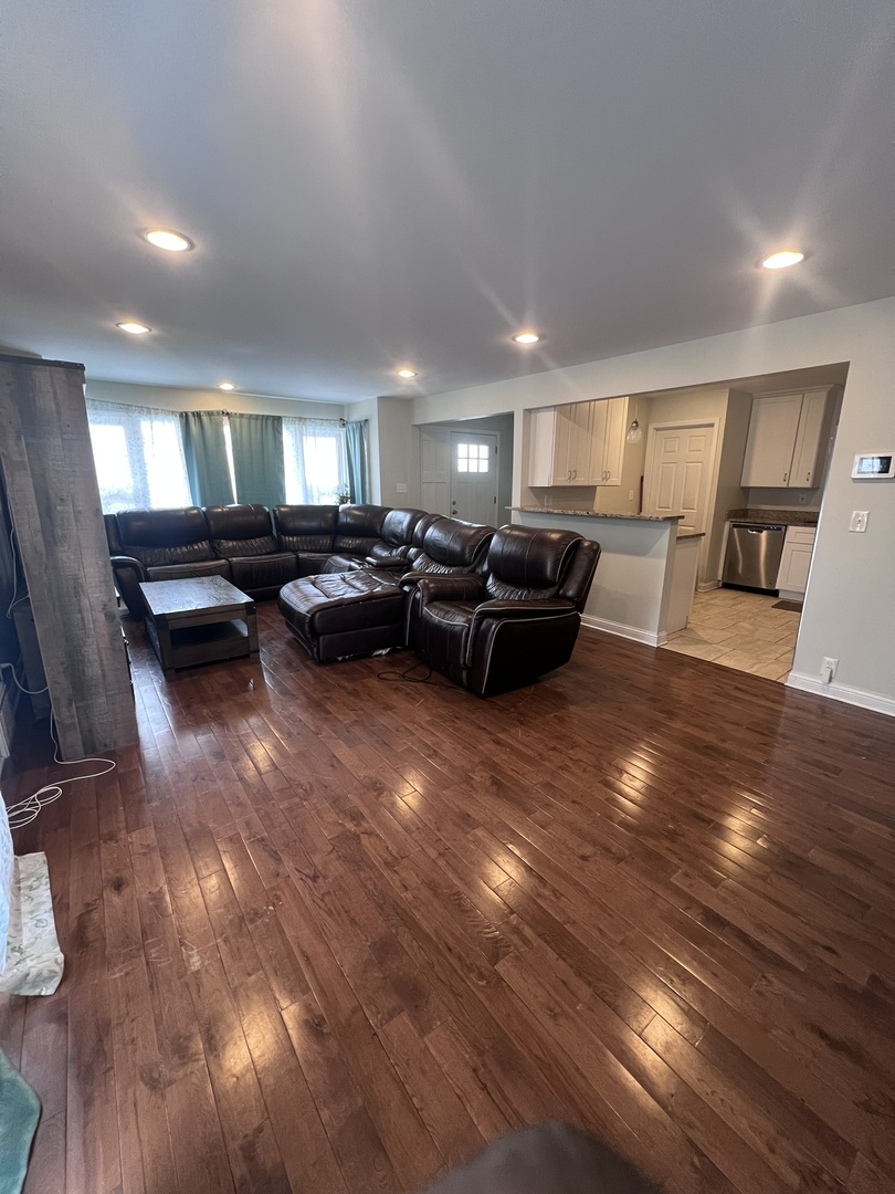 937 East 84th Place Chicago IL 60619