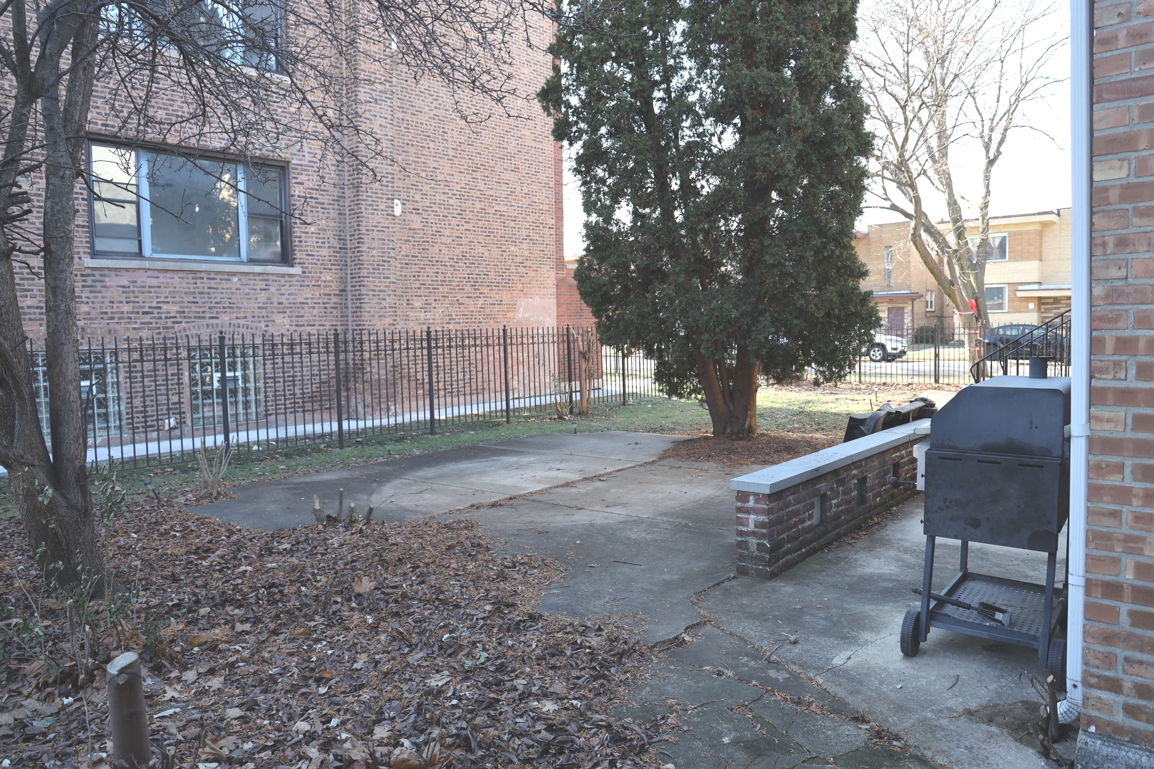 937 East 84th Place Chicago IL 60619