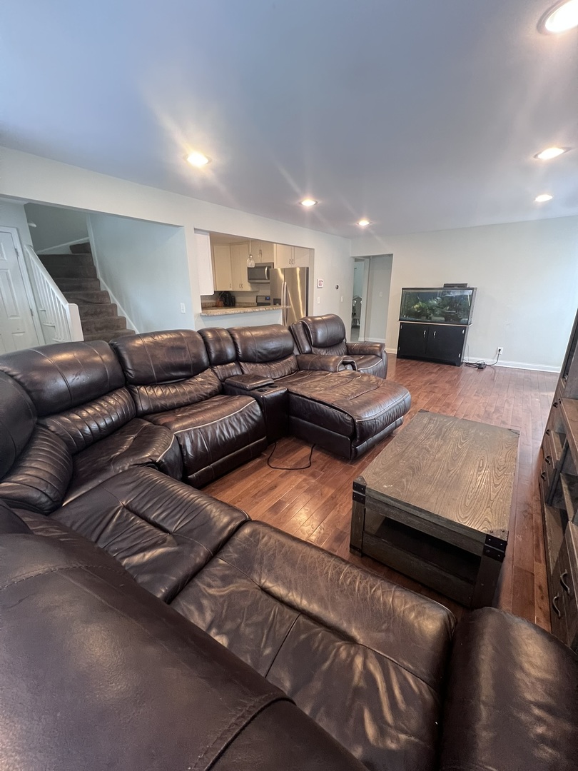 937 East 84th Place Chicago IL 60619