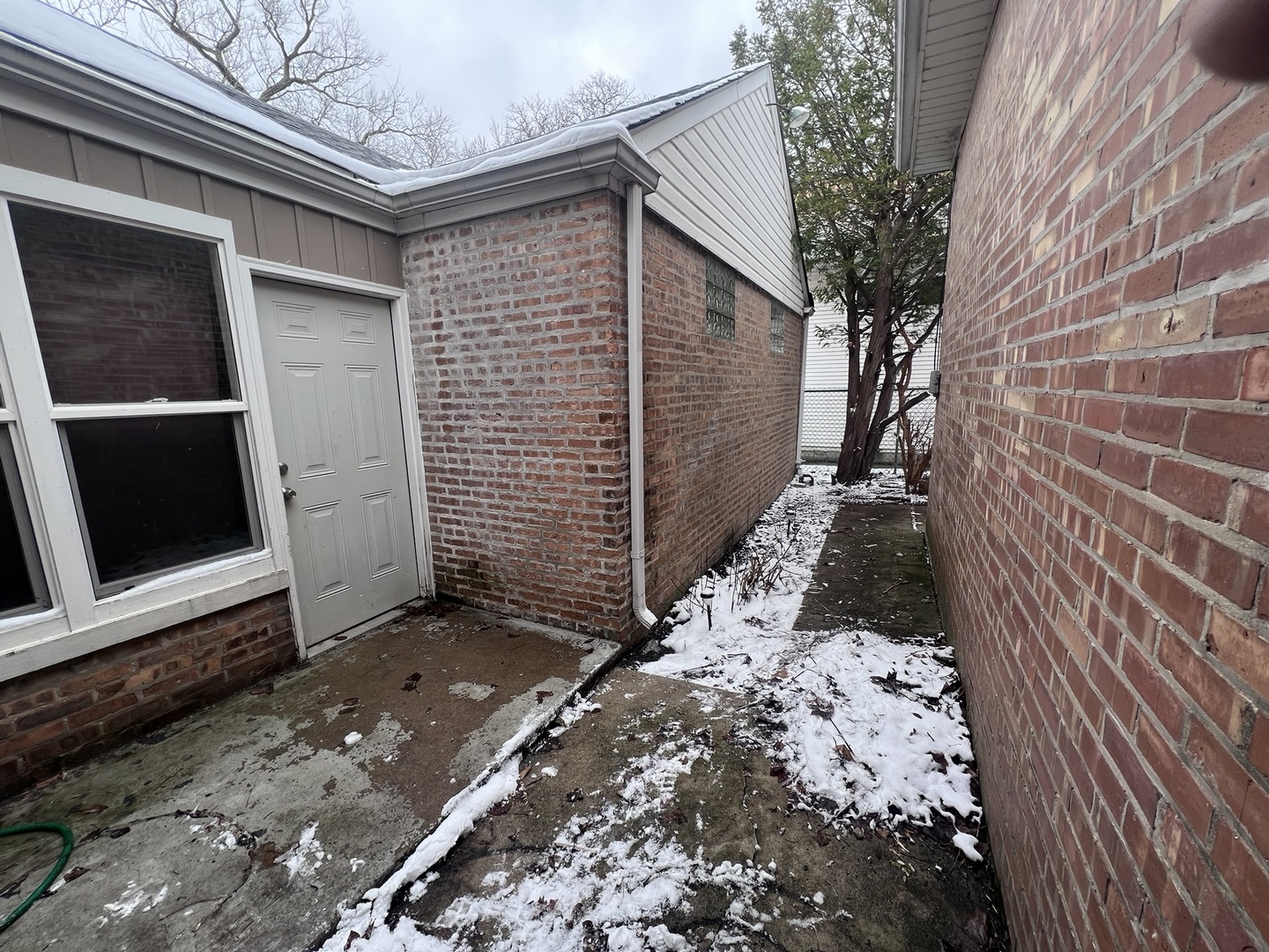 937 East 84th Place Chicago IL 60619