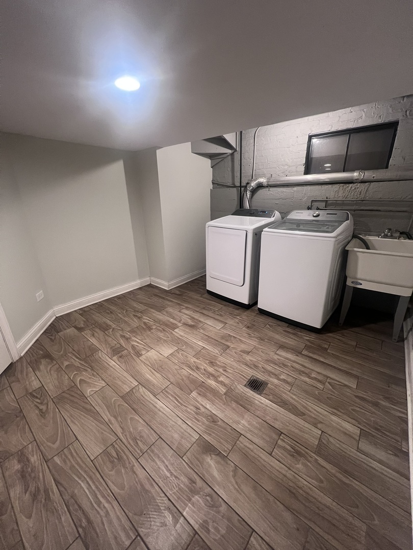 937 East 84th Place Chicago IL 60619