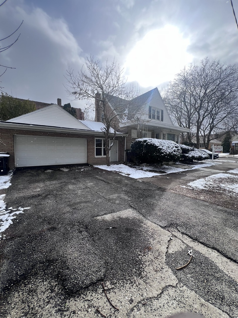 937 East 84th Place Chicago IL 60619