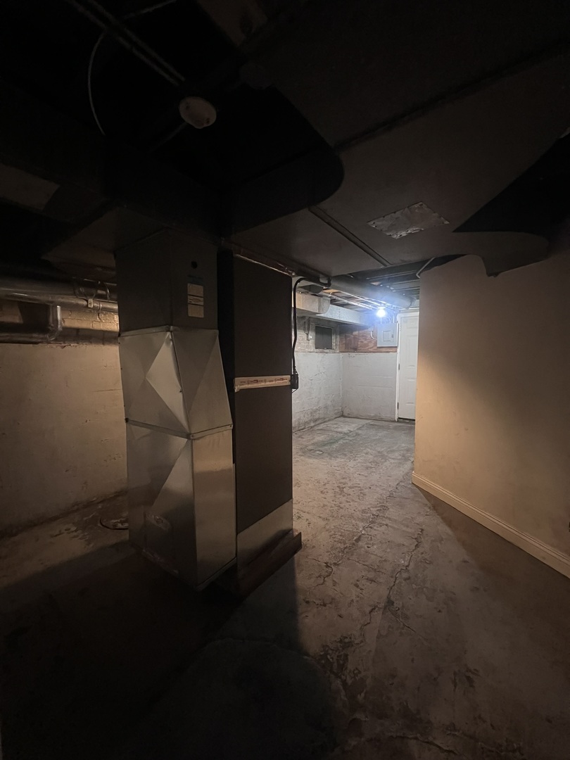 937 East 84th Place Chicago IL 60619